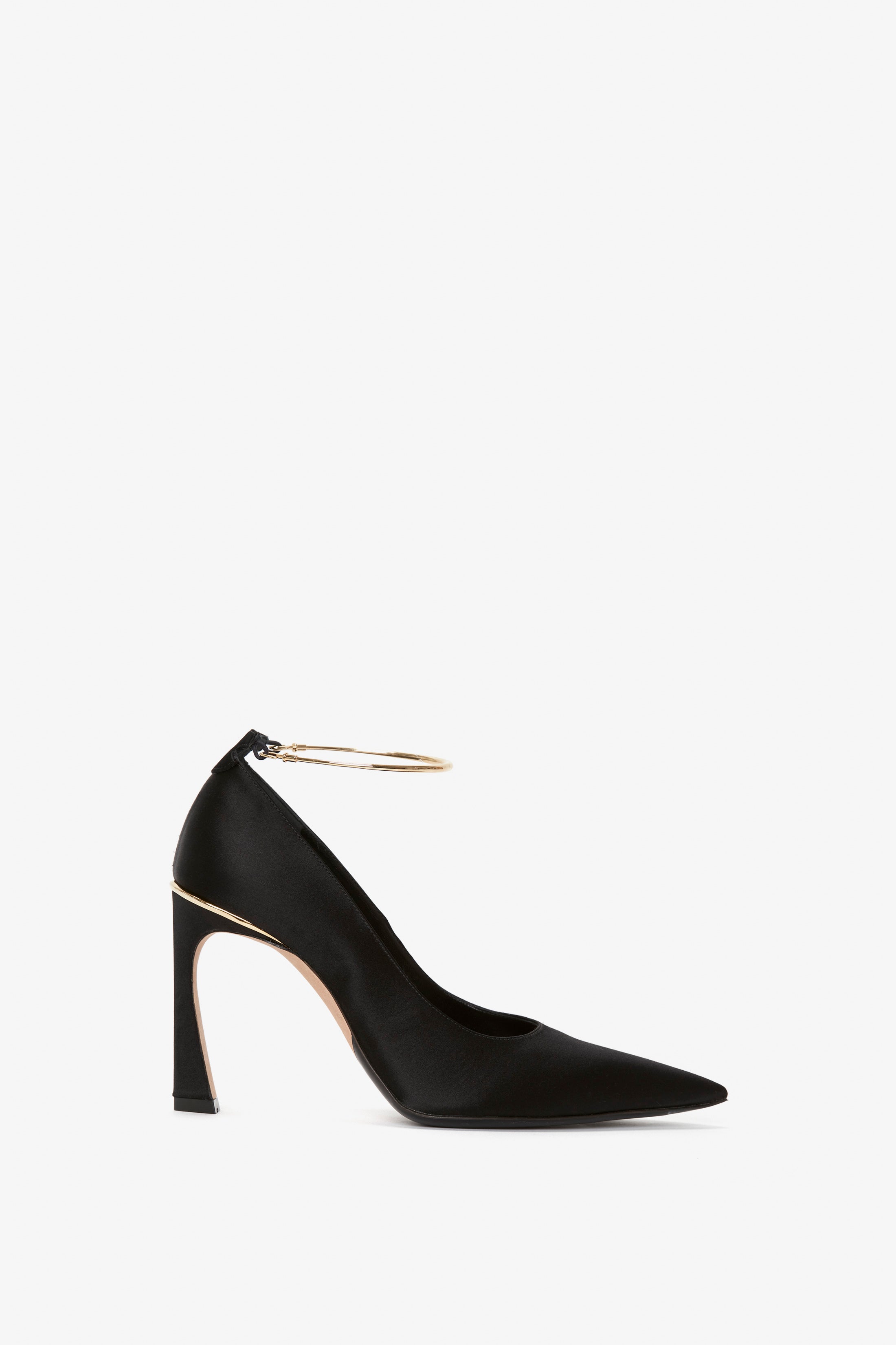 Victoria pumps hot sale