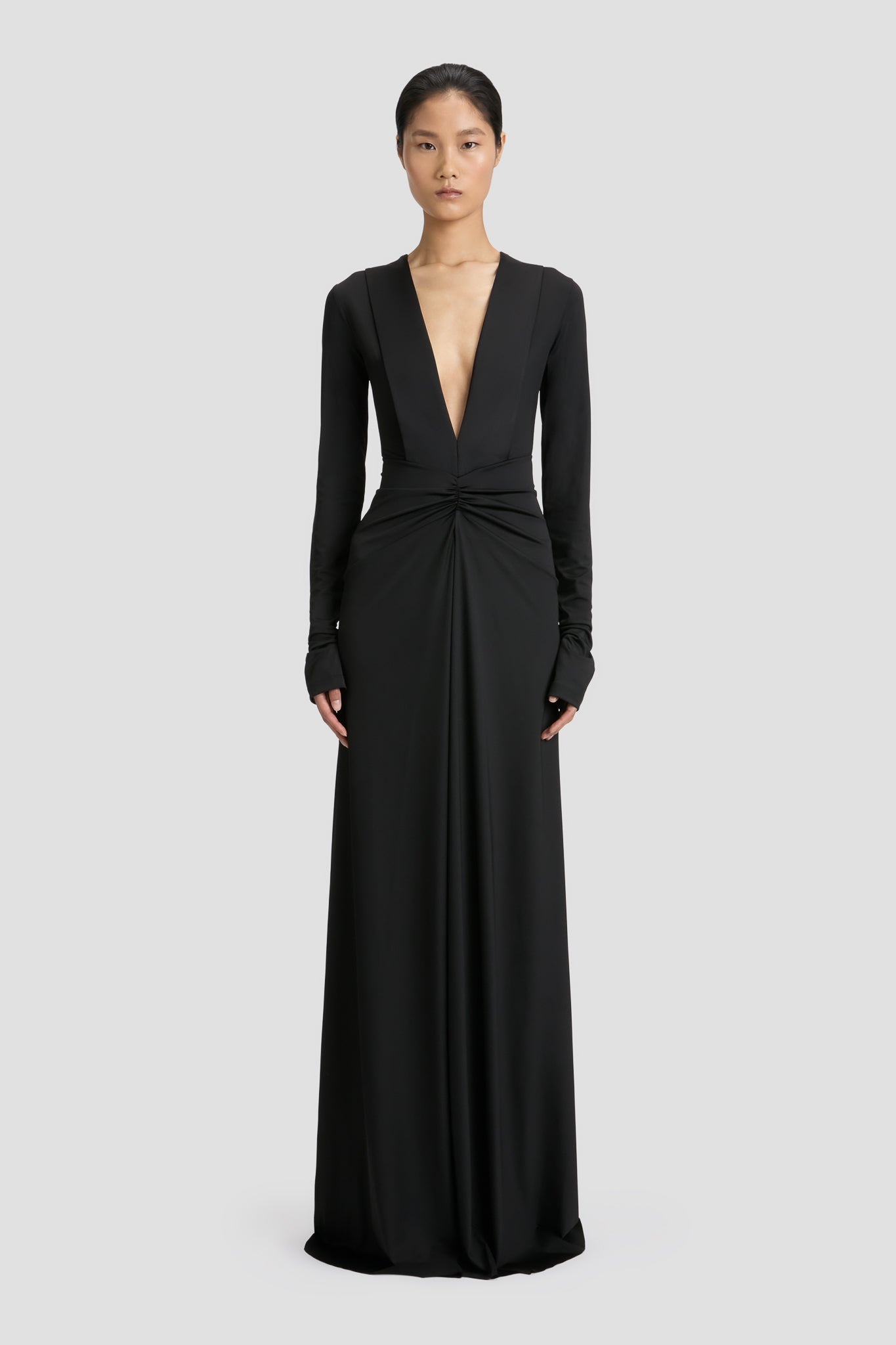国内発| VICTORIA BECKHAM ディープVネック ロングドレス Long Sleeve Deep V-Neck Gown In Black – Victoria Beckham UK