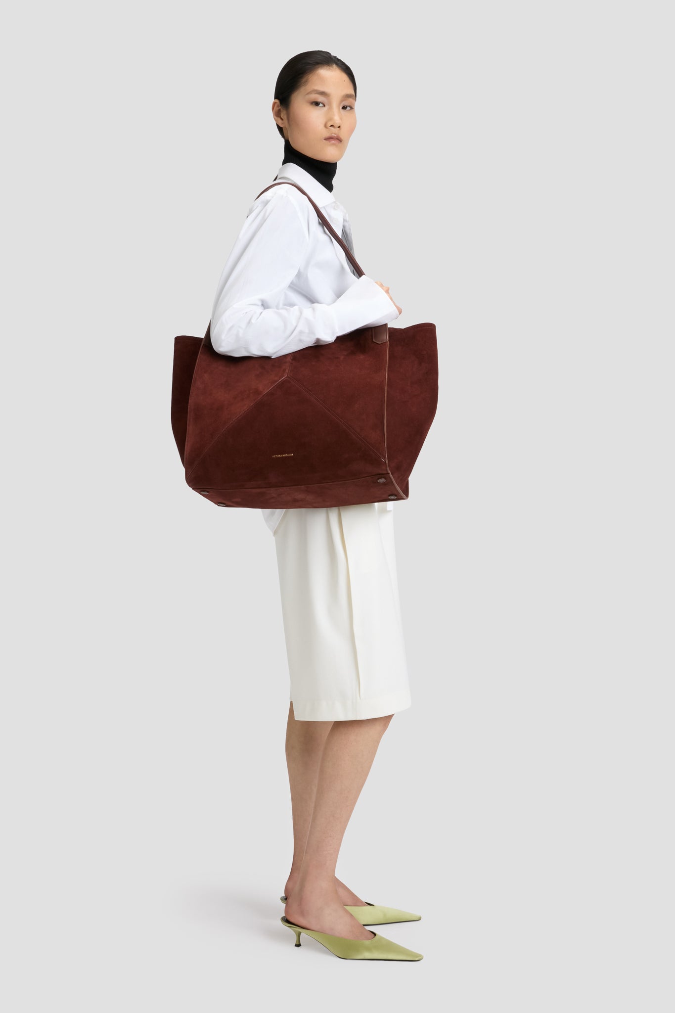 Victoria Tote In Dark Brown Suede