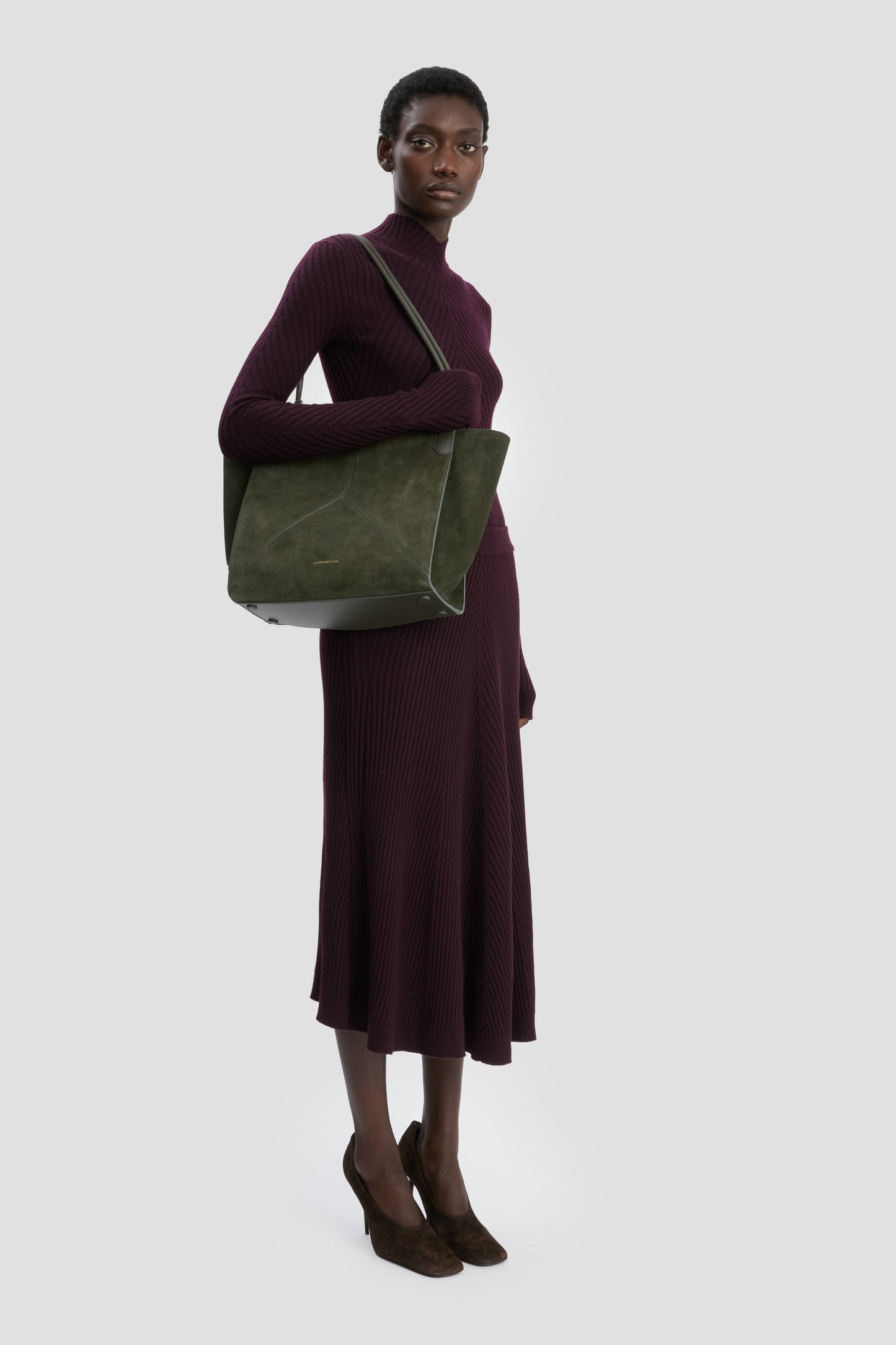 Victoria Tote Bag In Dark Olive Suede
