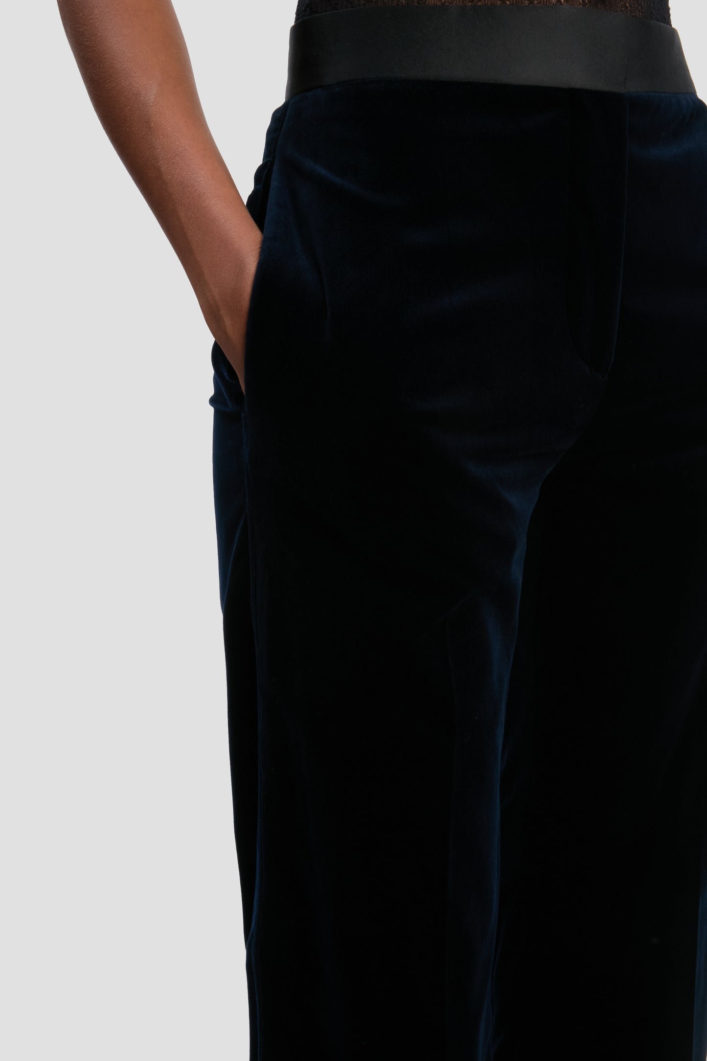 Alina Trouser In Midnight Velvet