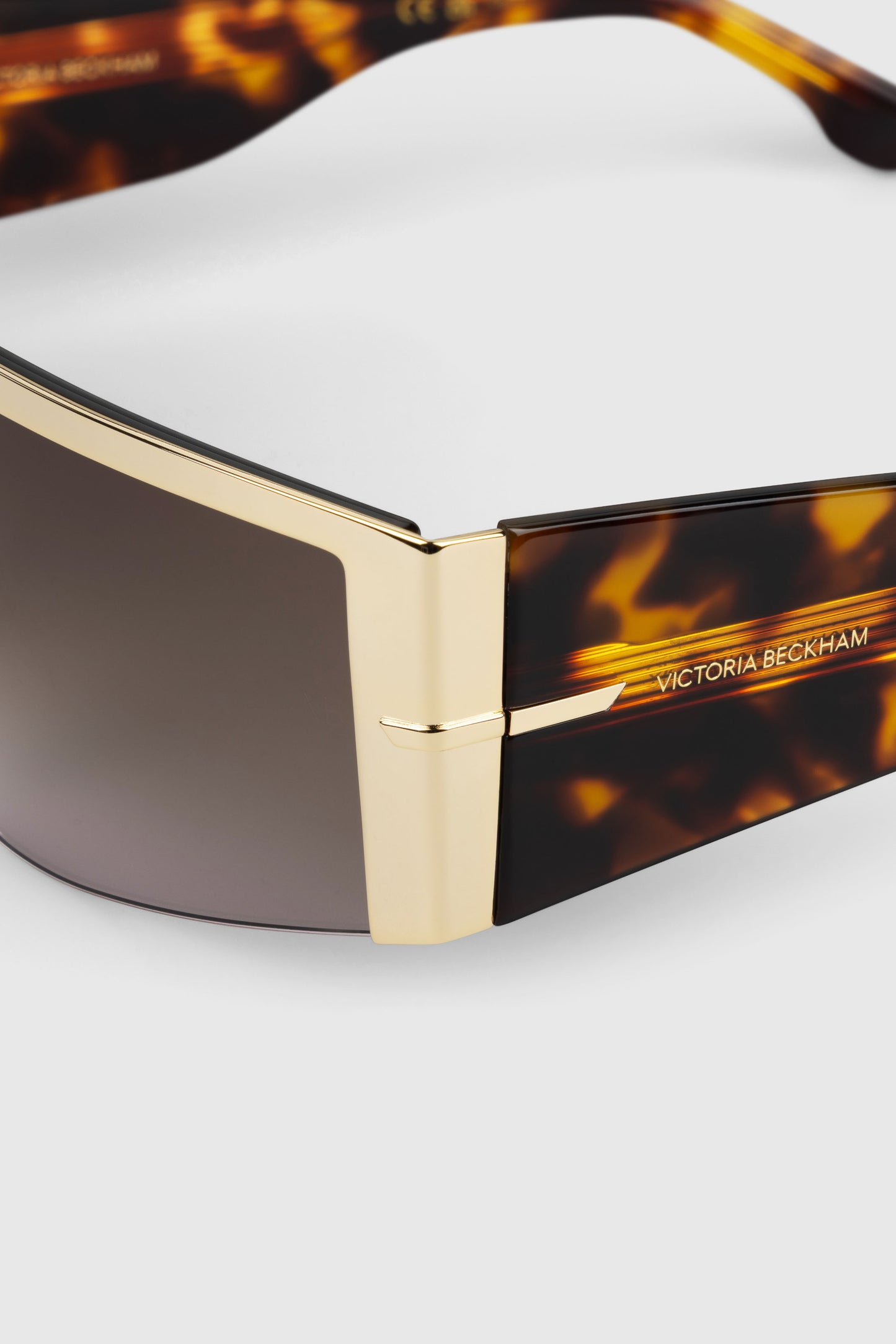 Oversized Mask Frame In Gold Havana