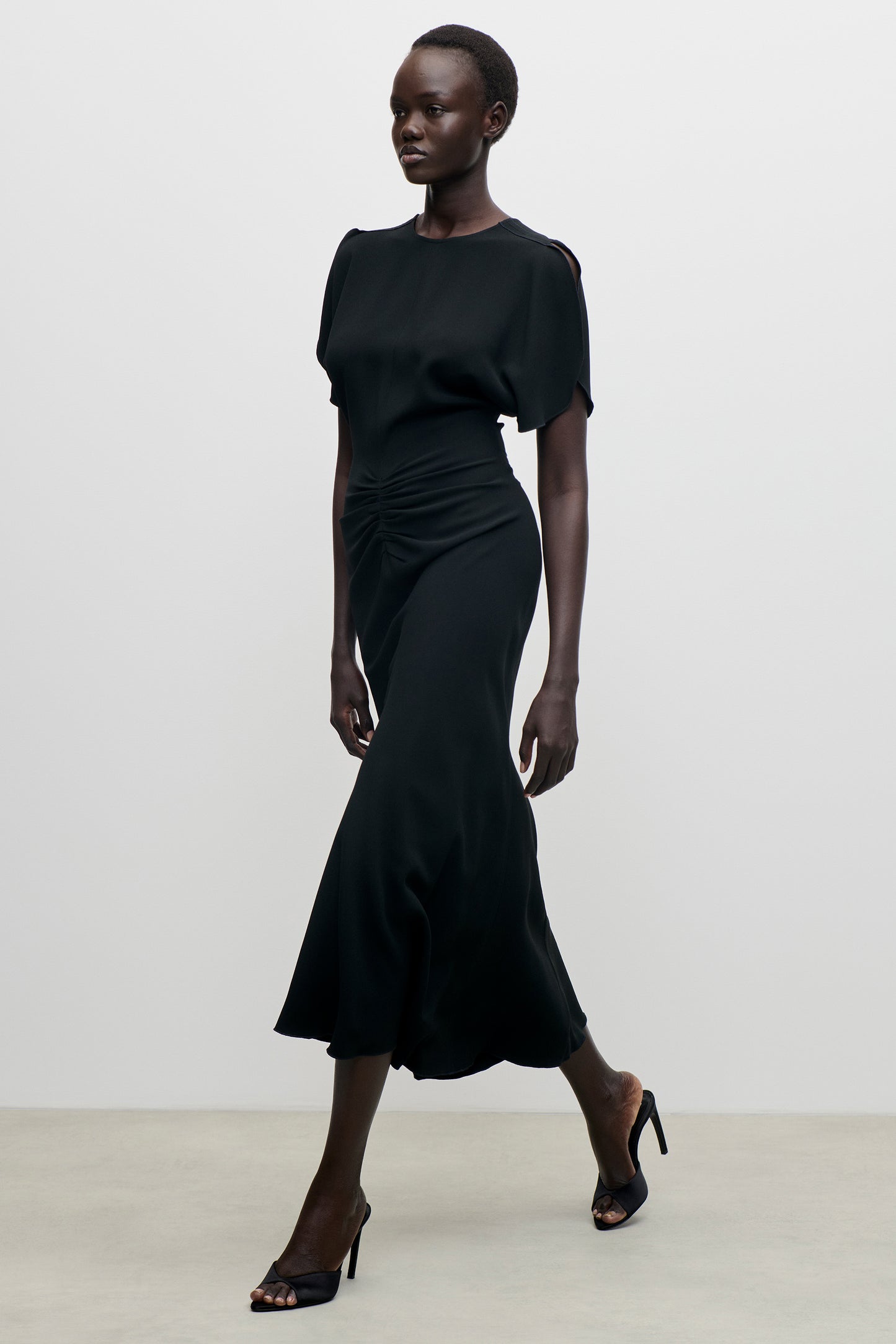 Bela Midi Dress In Black