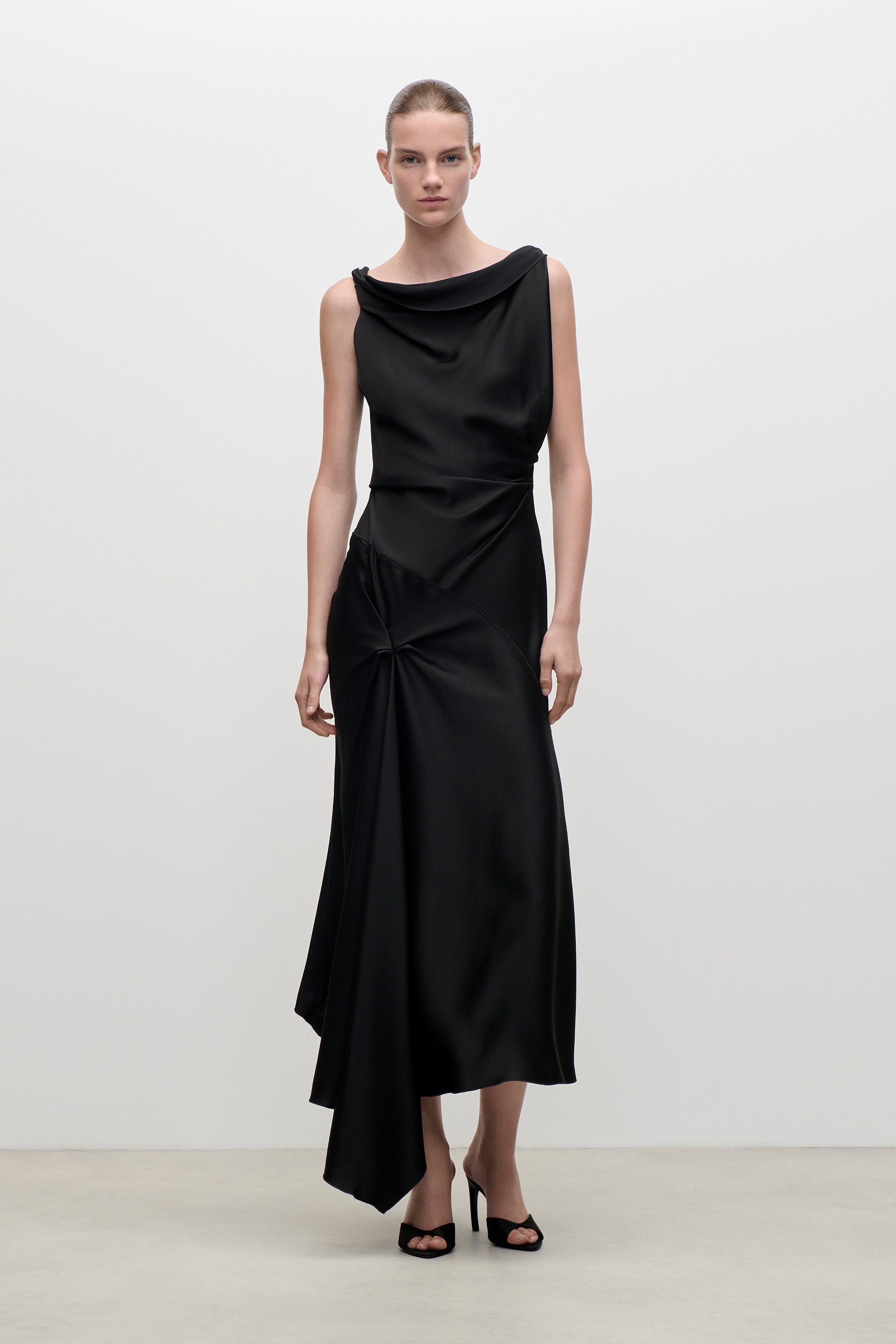 Posy Midi Dress In Black – Victoria Beckham