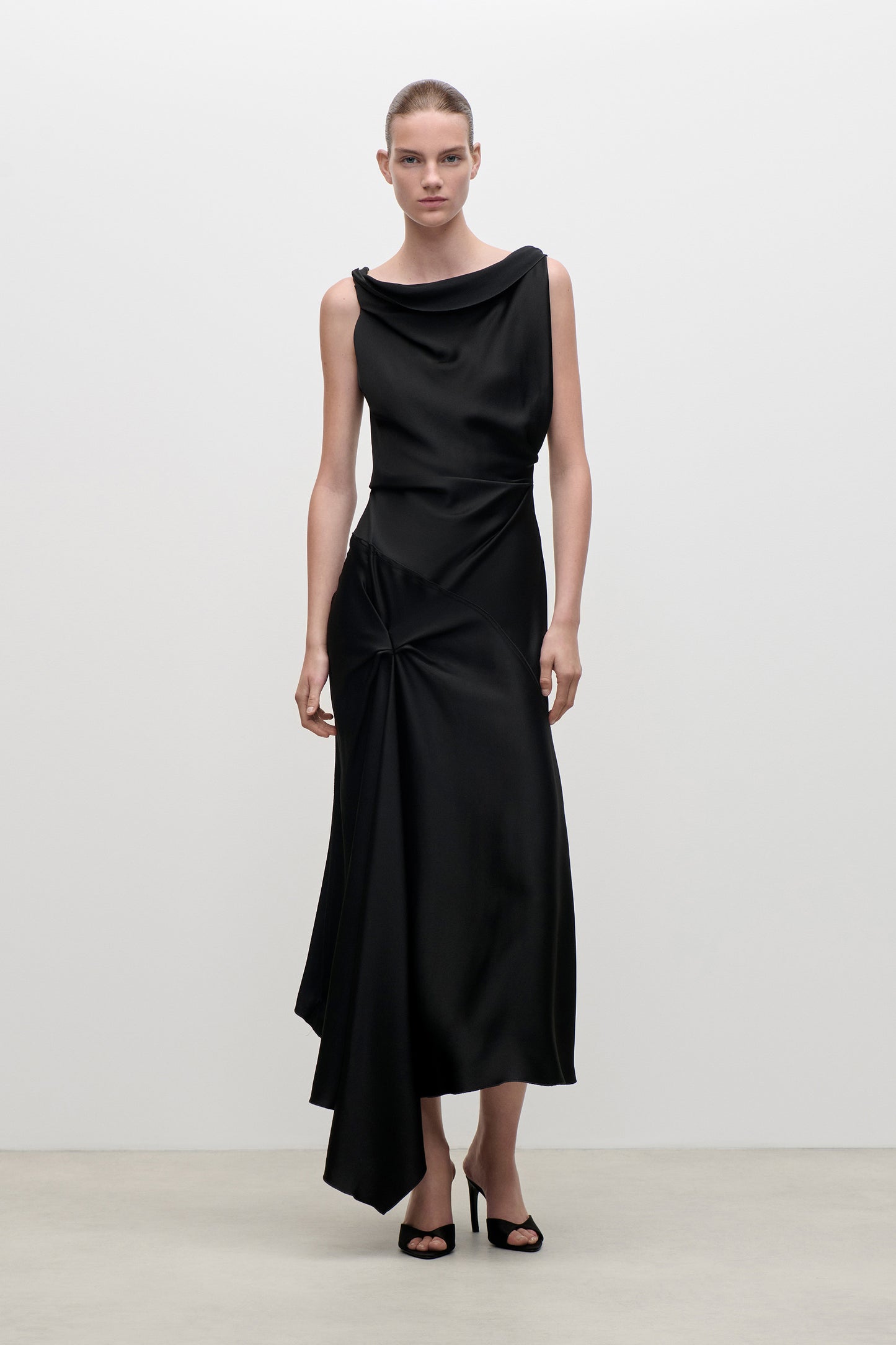 Posy Midi Dress In Black