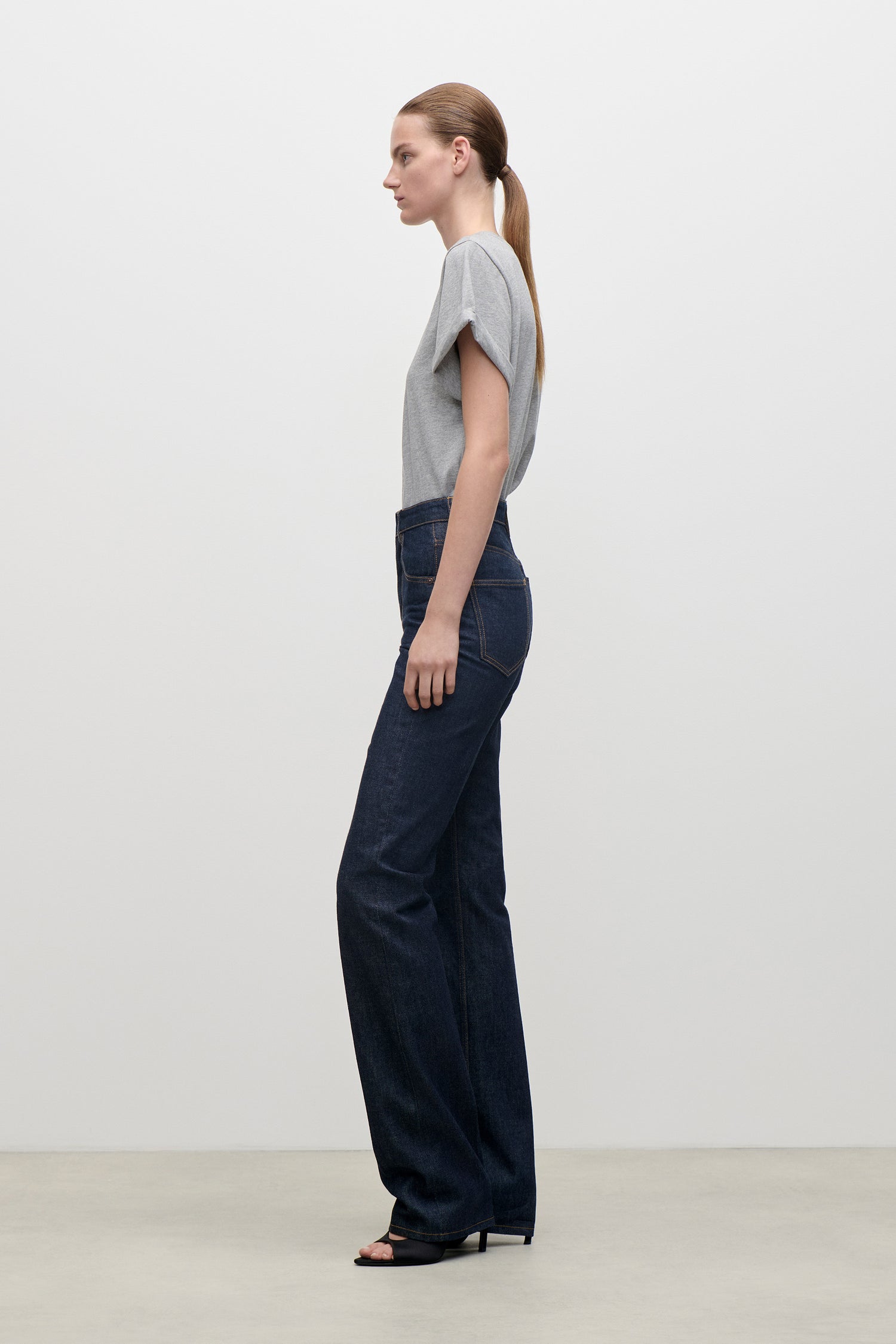 Julia Stretch Jean In Indigo Rinse
