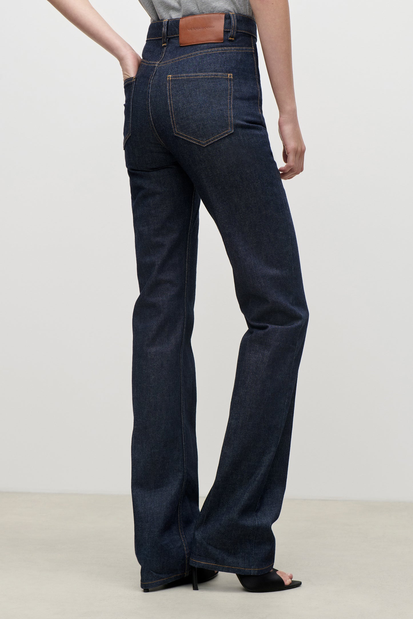 Julia Stretch Jean In Indigo Rinse
