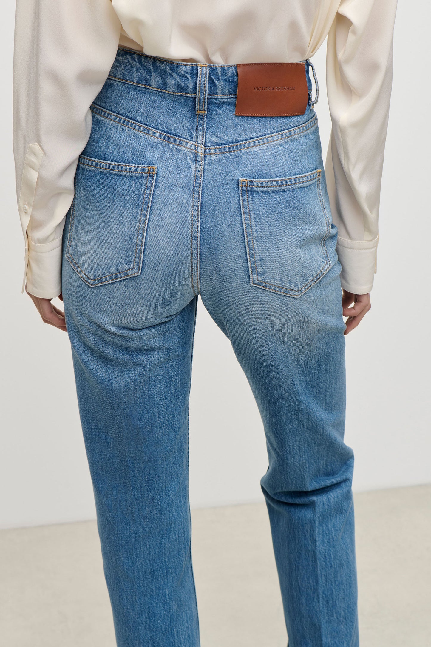 Julia Stretch Jean In Worn Blue Wash