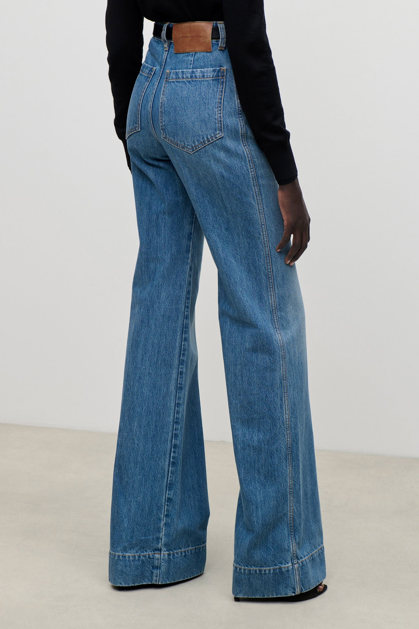 Alina Stretch Jean In Worn Blue Wash