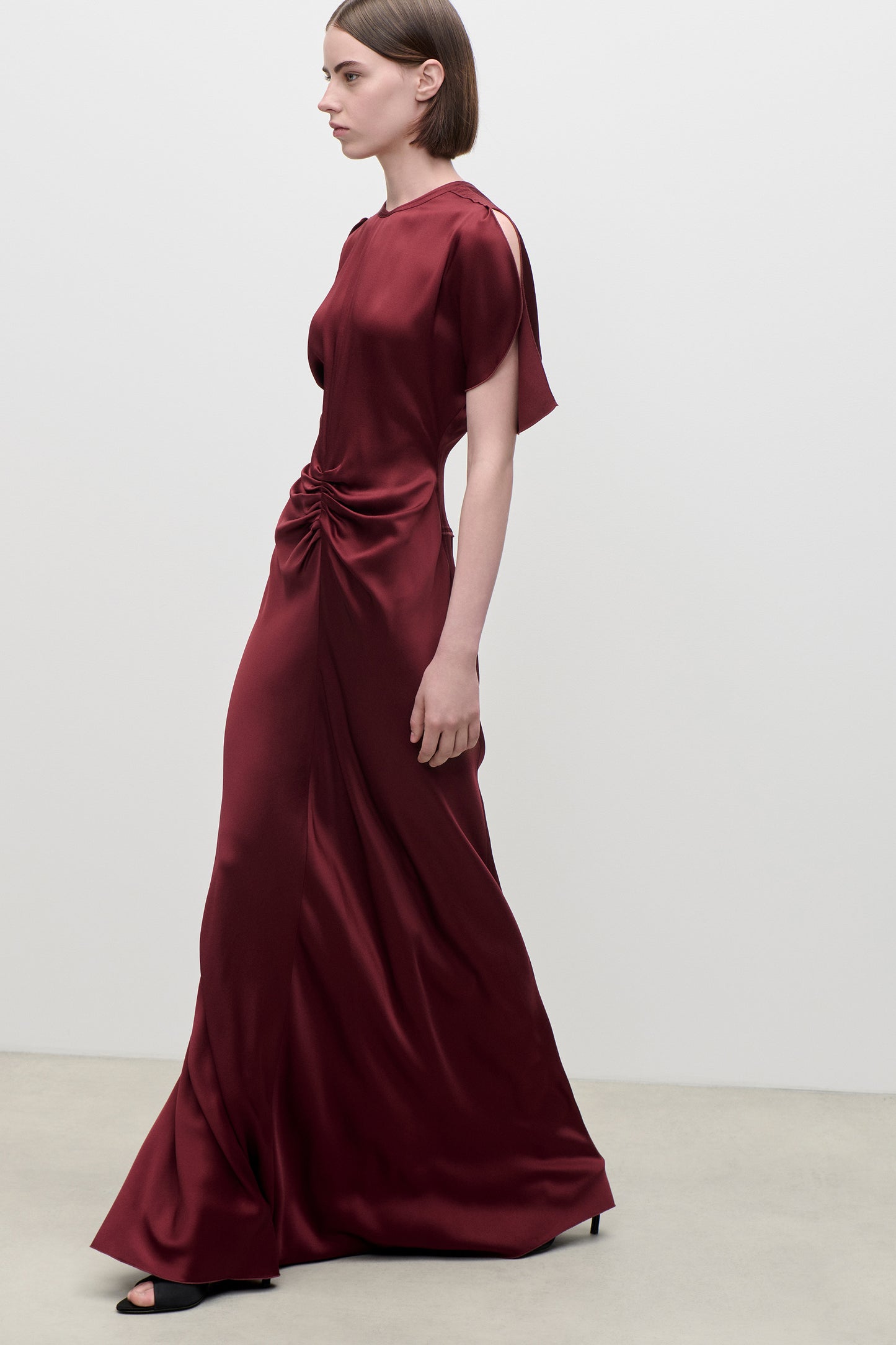 Isabella Gown In Burgundy
