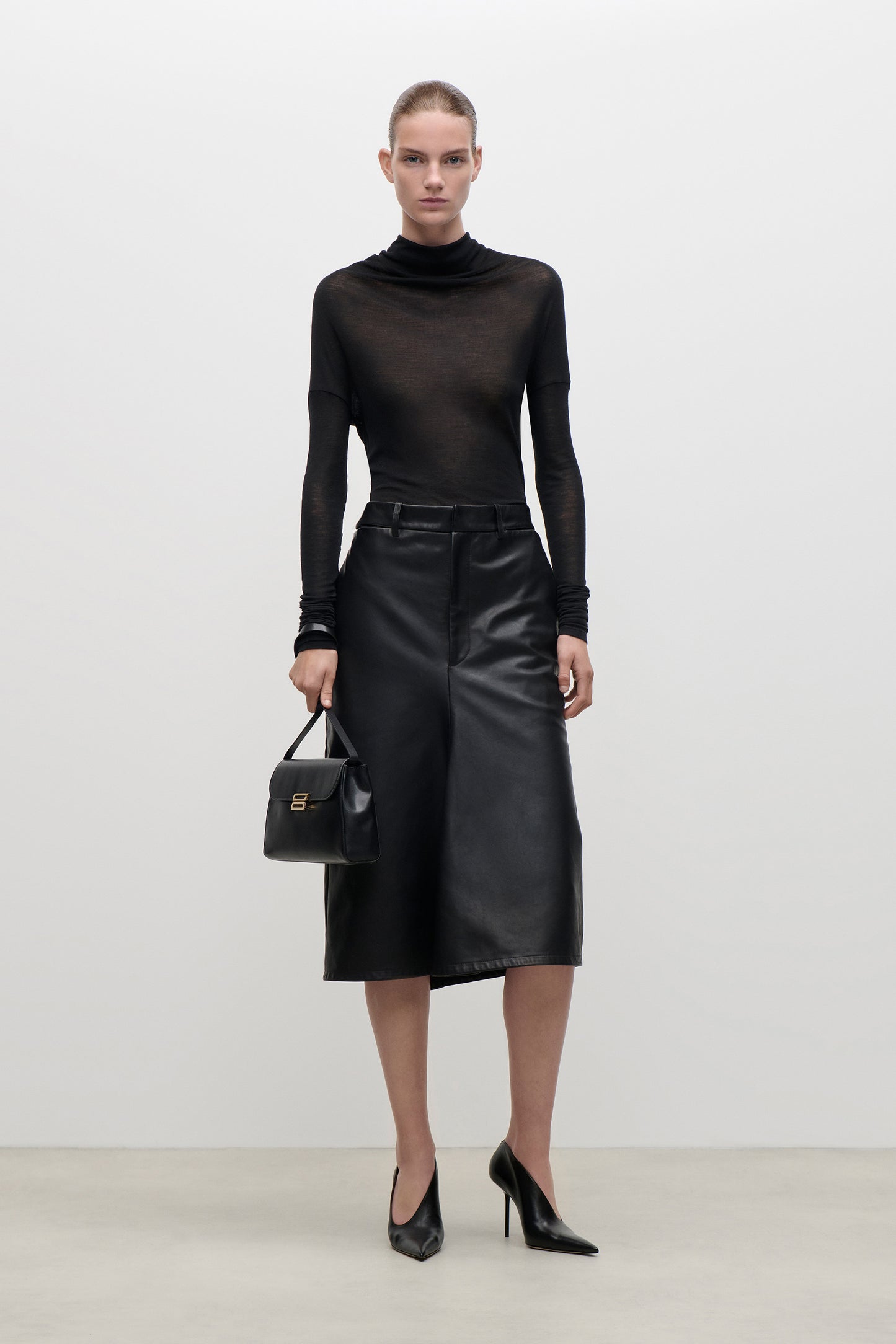 Kick Detail Leather Skirt In Black