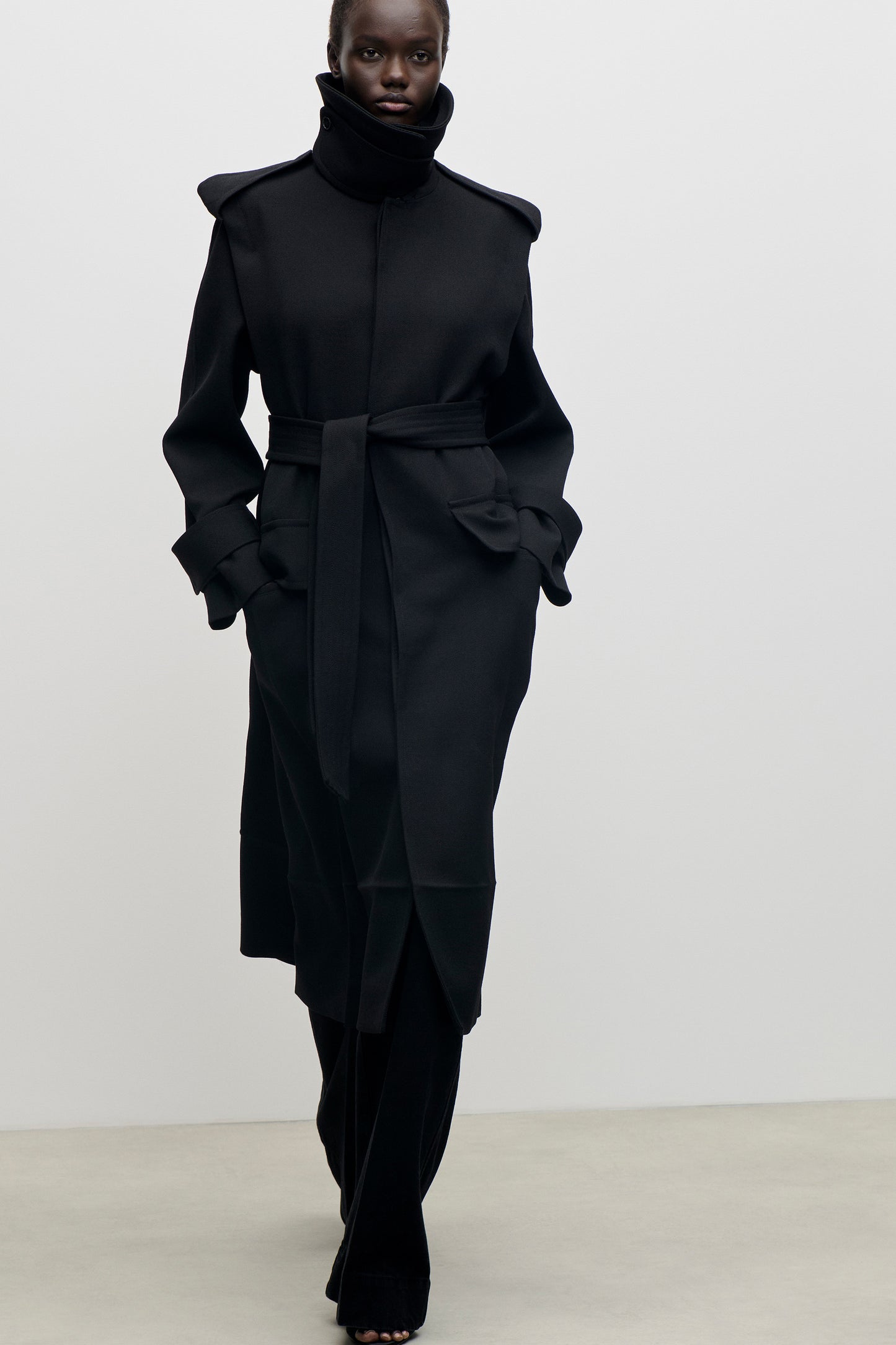 Philippa Trench Coat In Black