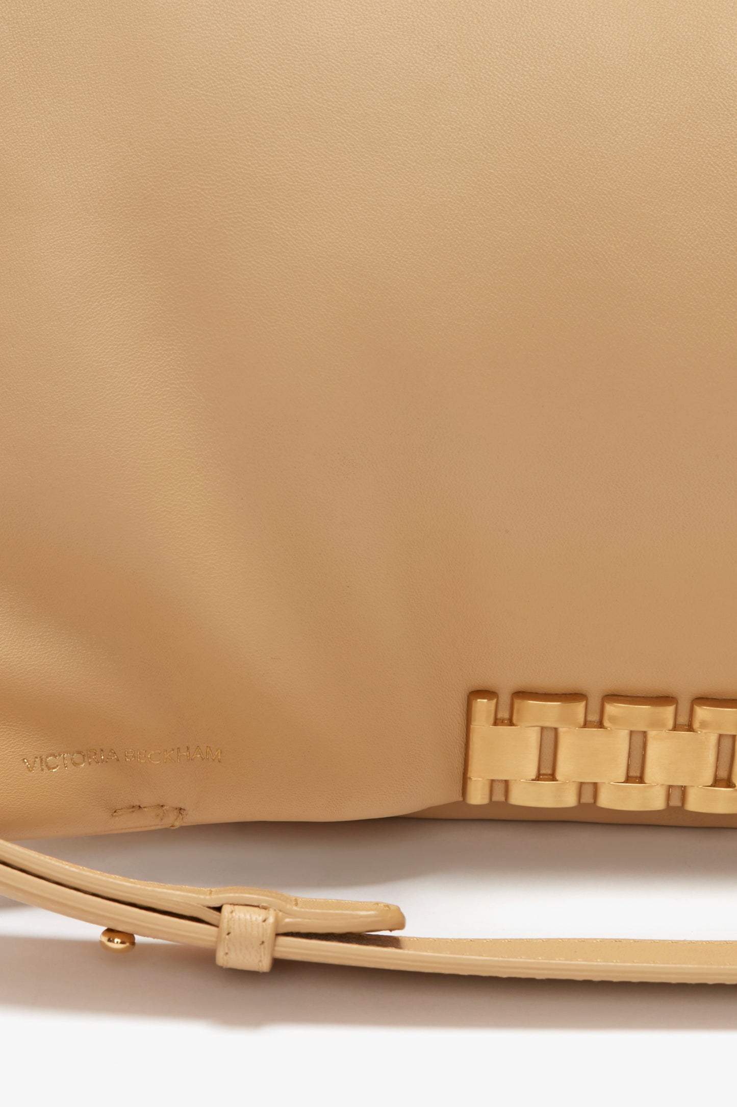 Puffy Jumbo Chain Pouch Bag In Sesame Leather
