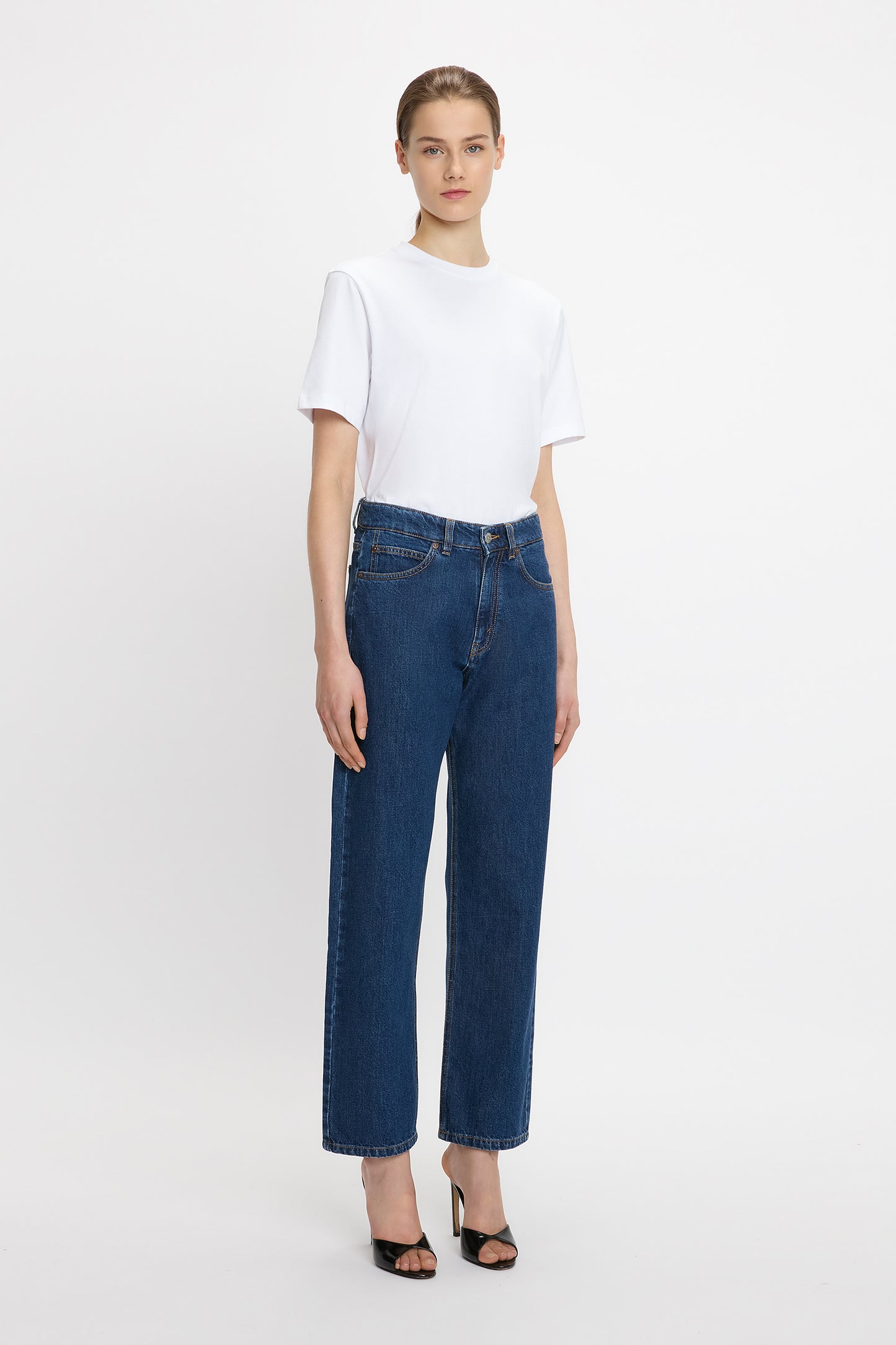 Bernie Relaxed Jean In Deep Blue Stonewash