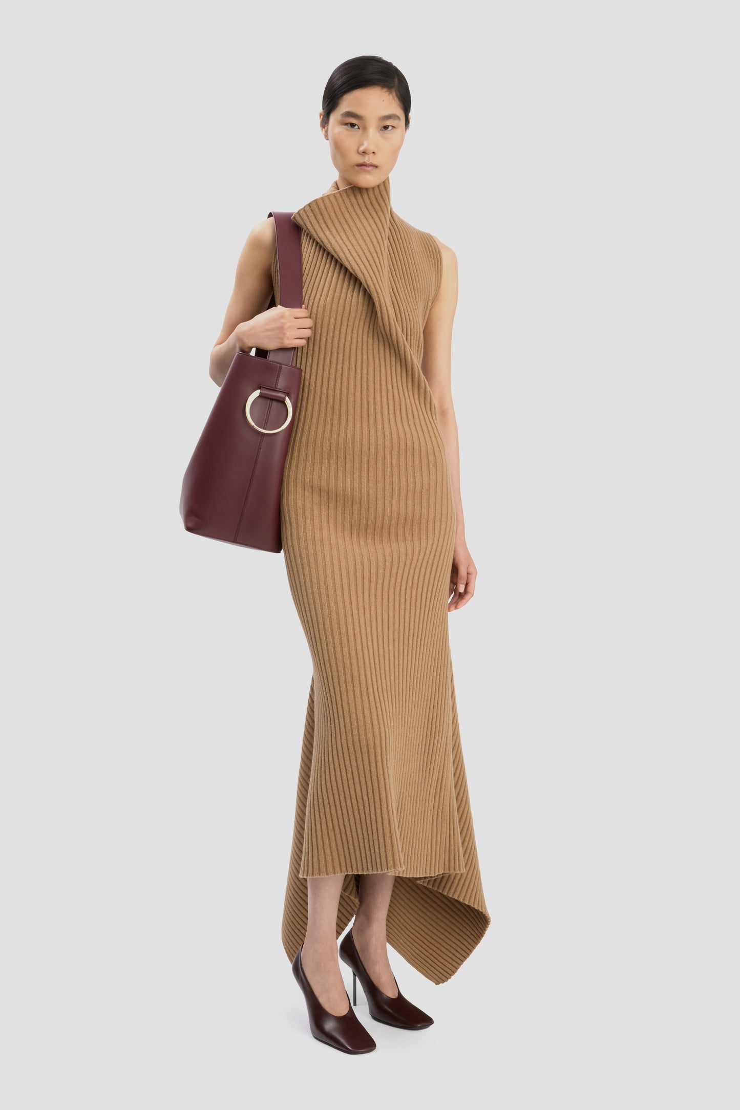 Dia Bucket Bag In Burgundy Smooth Leather