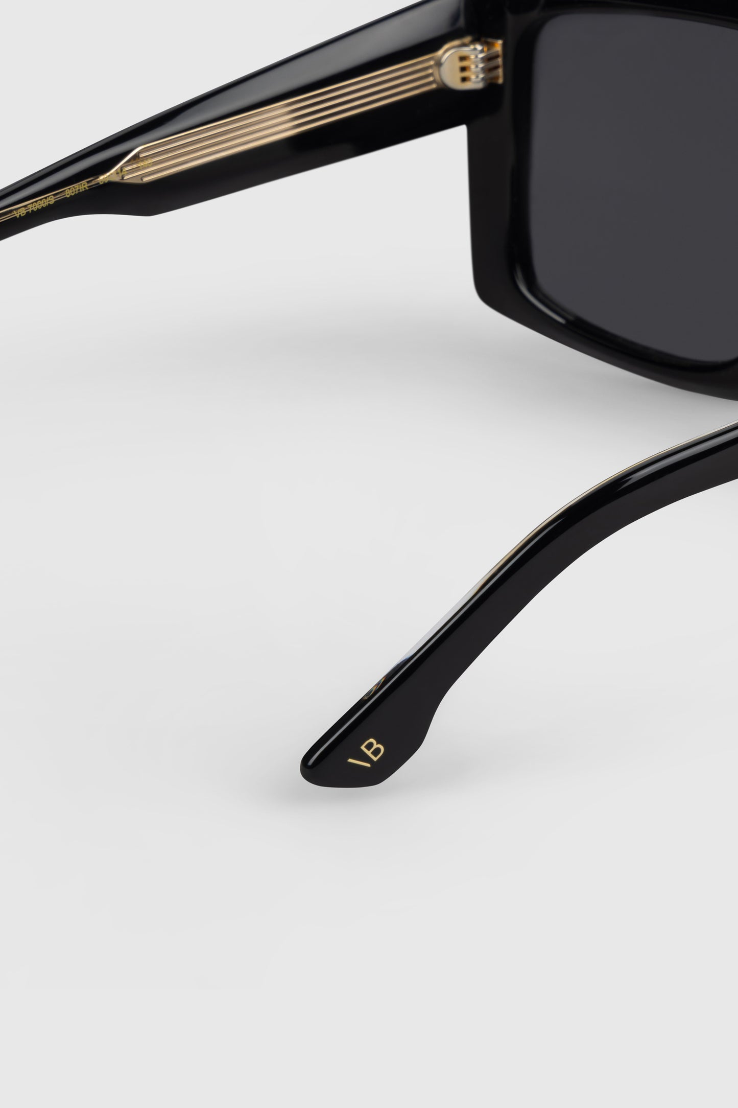 Oversized Flat Top Frame In Black