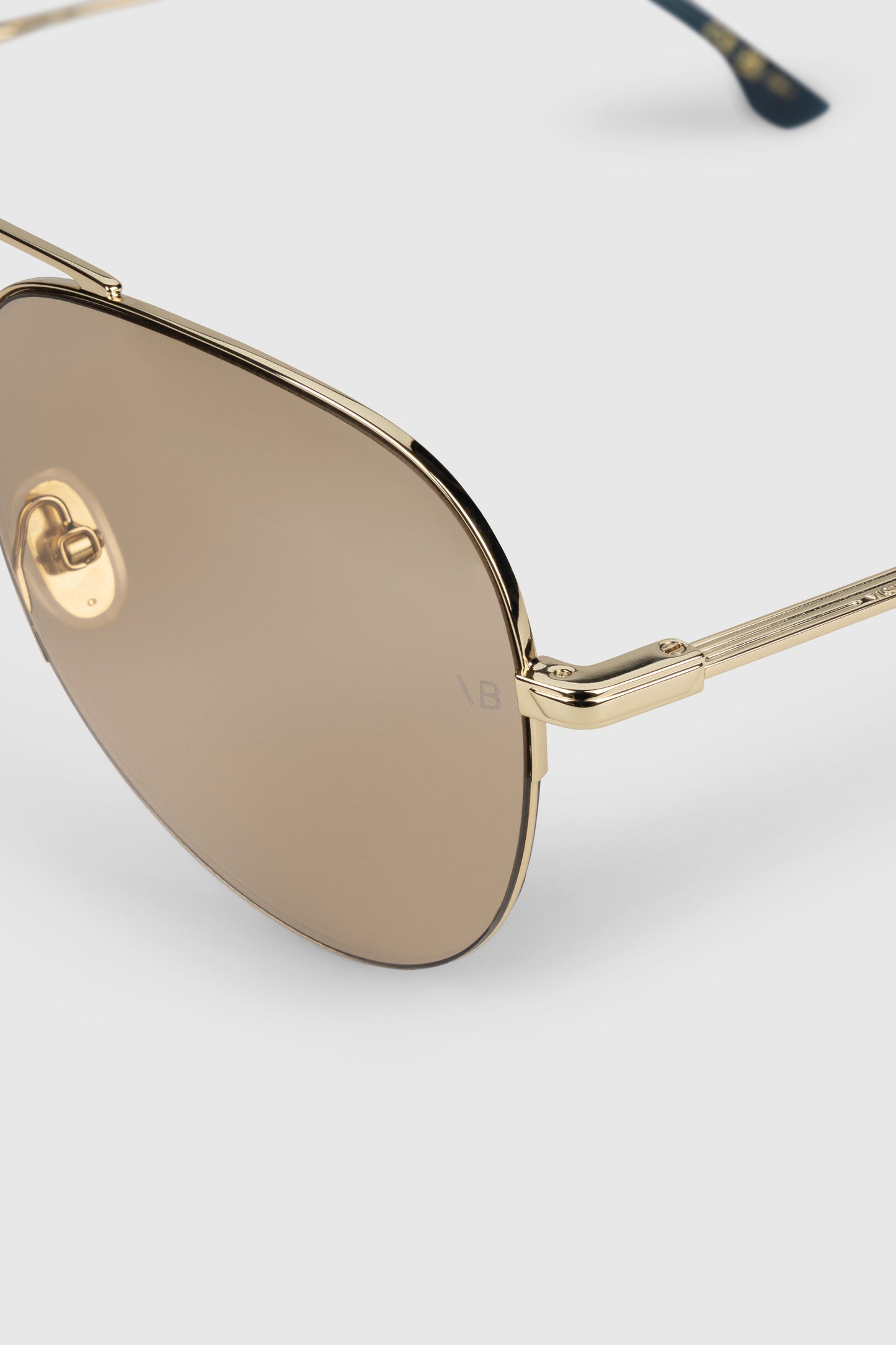 Fine Metal Pilot Sunglasses In Gold Blue