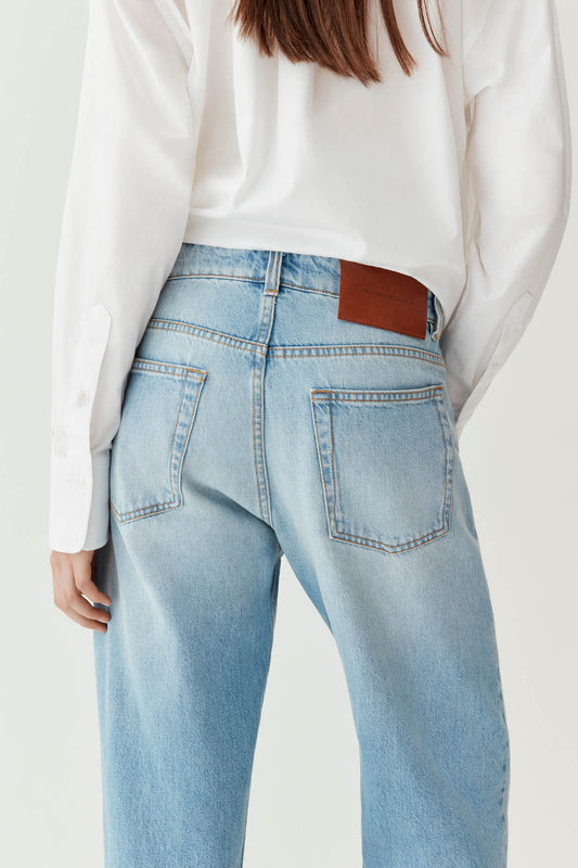 Bernie Relaxed Jean In Light Blue Wash