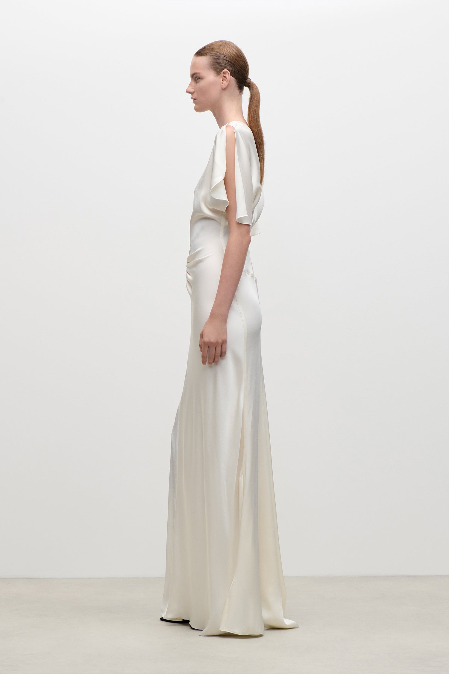 Isabella Gown In Ivory – Victoria Beckham