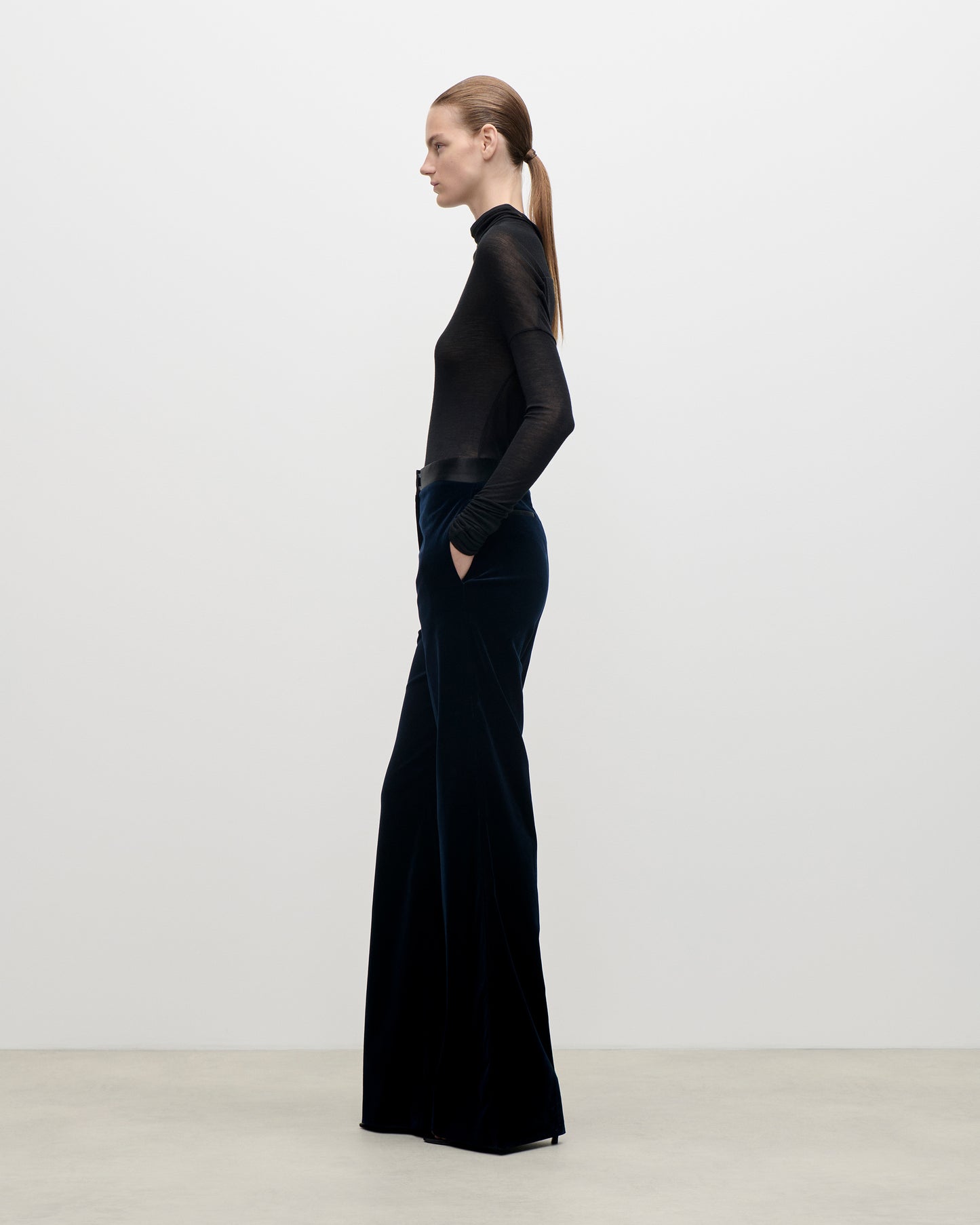 Alina Trouser In Midnight Velvet