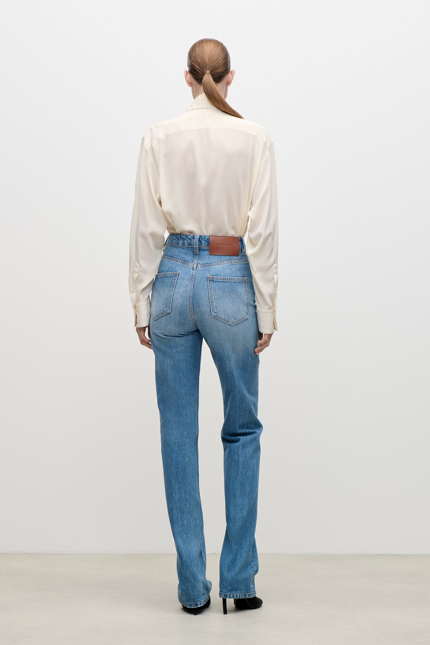 Julia Stretch Jean In Worn Blue Wash