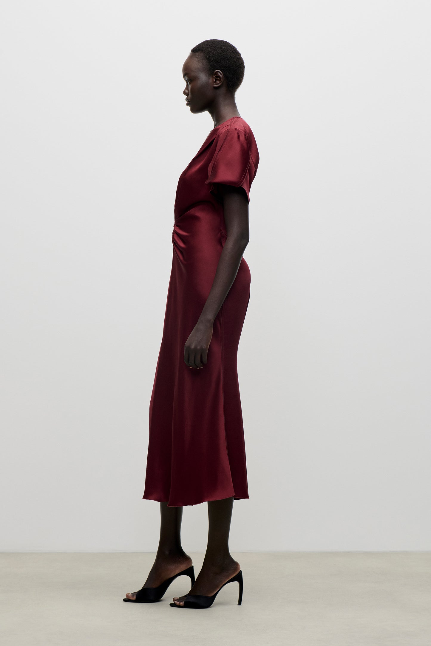 Eve Midi Dress In Burgundy