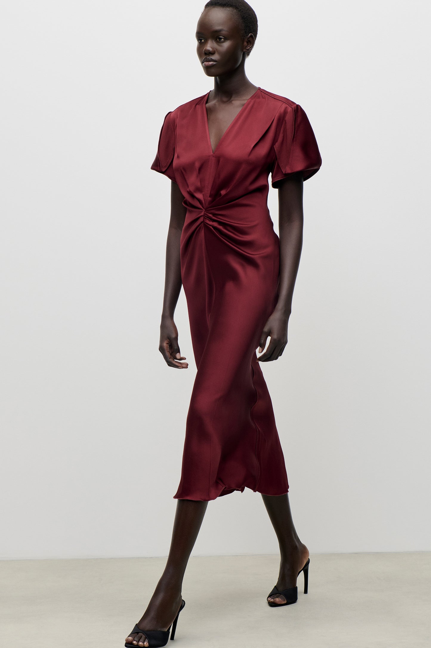 Eve Midi Dress In Burgundy