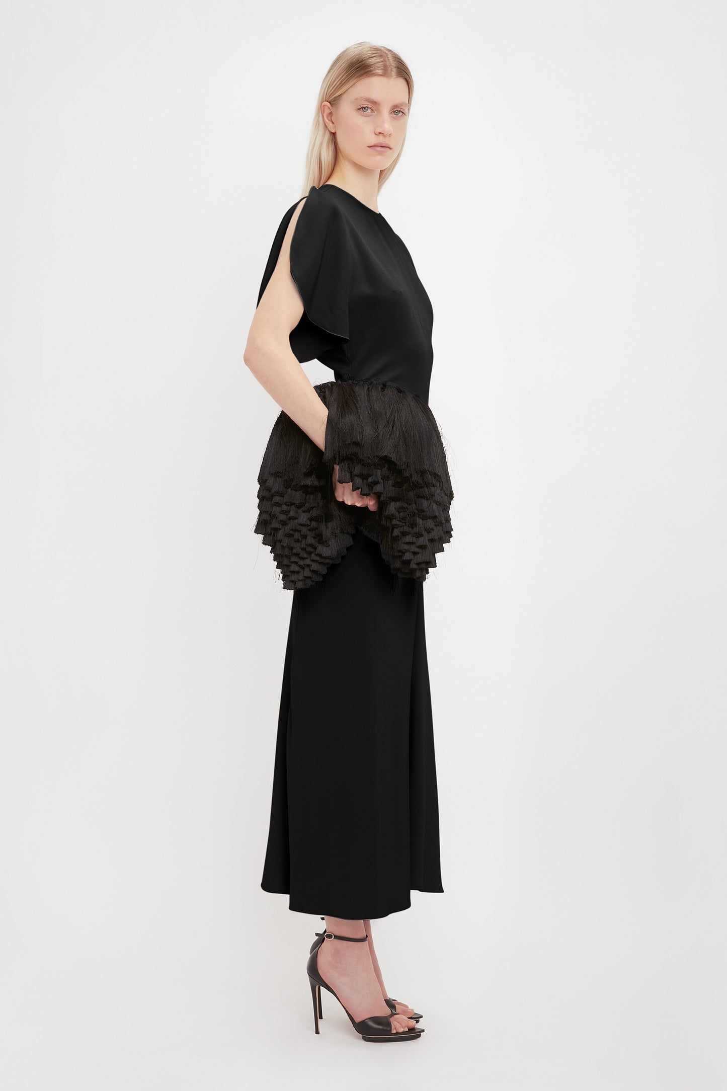 Gathered Waist Midi Dress In Black